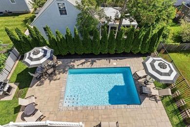 Experience the best of Avalon living in this exceptional - photo 5
