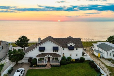 Welcome to a truly exceptional bayfront residence at 5 Delaware - photo 1