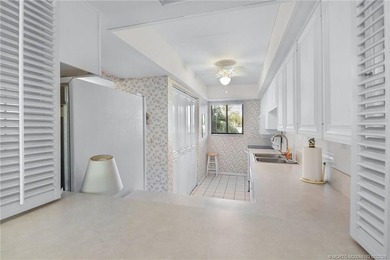 Delightful 2 Bed/ 2 Bath, close to the Main North Pool - photo 17