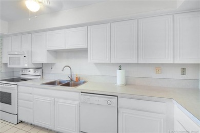 Delightful 2 Bed/ 2 Bath, close to the Main North Pool - photo 19