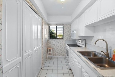 Delightful 2 Bed/ 2 Bath, close to the Main North Pool - photo 21