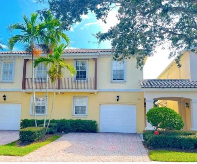 Lake Townhome/Townhouse For Sale in Palm Beach Gardens, Florida