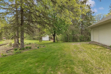 Welcome to your private retreat in The Woodlands of Livonia - photo 12