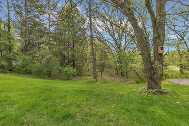Welcome to your private retreat in The Woodlands of Livonia - photo 14