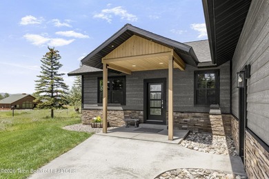 Newly built 3 bedroom 2.5 bath modern home located on the 6th - photo 5