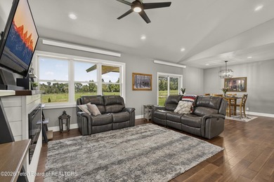Newly built 3 bedroom 2.5 bath modern home located on the 6th - photo 10