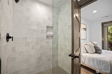 Escape to this mountain retreat in Suncadia's Cascade Reach and - photo 22