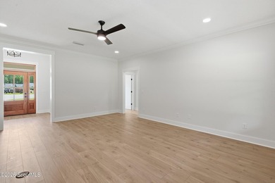 This is a beautiful 4 bedroom, 2 bathroom stucco home that has - photo 4
