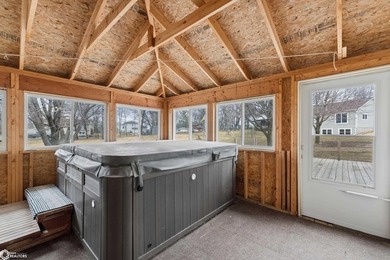 Beautiful 4-bedroom, 3-bath home located in the highly desirable - photo 24