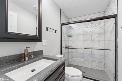 Beautiful 4-bedroom, 3-bath home located in the highly desirable - photo 26