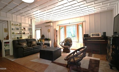 Beautiful 1920 farmhouse and acreage just waiting for your - photo 8