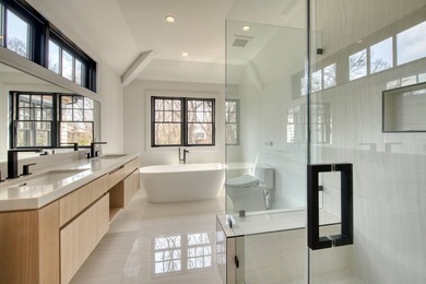 Welcome to 46 Towhee Trail, East Hampton, NY-a stunning new - photo 13