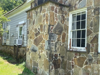 Discover this rare historical design home that needs TLC - photo 14