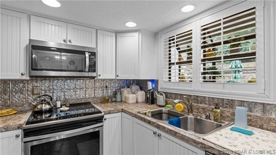 Welcome to the best condo in the complex-a rare ground-level - photo 27