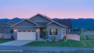 Impeccably furnished, beautifully maintained, and offered fully - photo 2