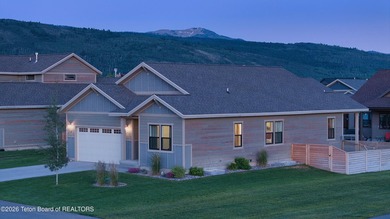Impeccably furnished, beautifully maintained, and offered fully - photo 4