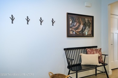 Impeccably furnished, beautifully maintained, and offered fully - photo 9