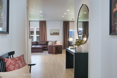 Impeccably furnished, beautifully maintained, and offered fully - photo 10
