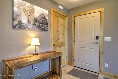 Main floor Marina Town Condo in the coveted Dover Bay - photo 3