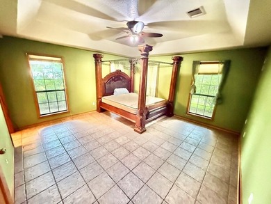 Stunning 3BR/2.5BA Two-Story Home in Hemphill, TX Prime Location - photo 24