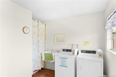 Beautifully renovated one-bedroom residence in Monterey Yacht & - photo 24