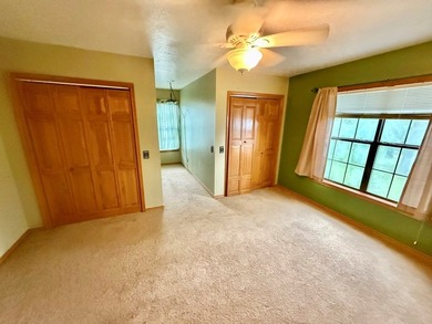 Stunning 3BR/2.5BA Two-Story Home in Hemphill, TX Prime Location - photo 30