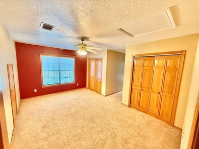 Stunning 3BR/2.5BA Two-Story Home in Hemphill, TX Prime Location - photo 34