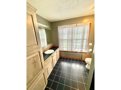 Stunning 3BR/2.5BA Two-Story Home in Hemphill, TX Prime Location - photo 36
