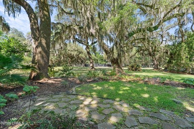 Tucked away on a quiet cul-de-sac in Pleasant Point, this - photo 32