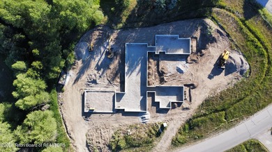 LOCATION, LOCATION, LOCATION! Nestled in the highly sought-after - photo 9
