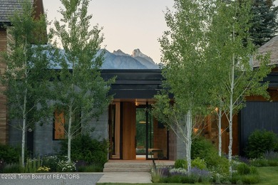 Tucked at the end of a quiet cul-de-sac in coveted Willowbrook - photo 3