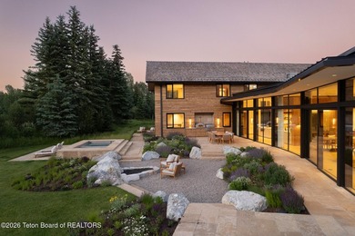Tucked at the end of a quiet cul-de-sac in coveted Willowbrook - photo 5