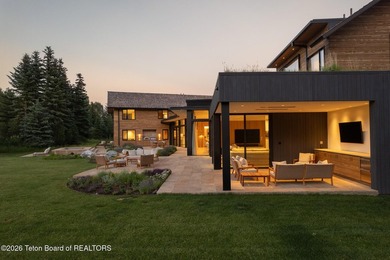 Tucked at the end of a quiet cul-de-sac in coveted Willowbrook - photo 7