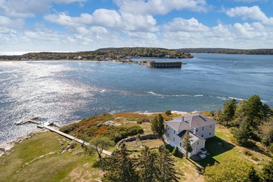 This iconic coastal landmark is being offered for the first time - photo 3