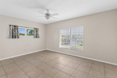 Welcome to this well-appointed two-bedroom, two-bathroom - photo 12