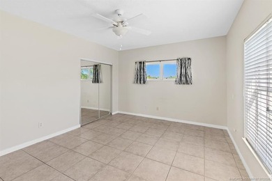 Welcome to this well-appointed two-bedroom, two-bathroom - photo 13