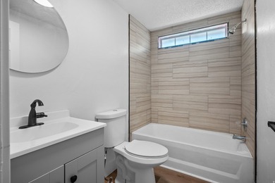 NEW ROOF WITH FULL PRICE OFFER! This beautifully updated home - photo 13