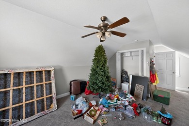 Spacious 3BR Home with Pool, Bonus Building & Great Outdoor - photo 22