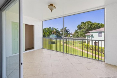 Welcome to this well-appointed two-bedroom, two-bathroom - photo 23