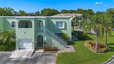 Welcome to this well-appointed two-bedroom, two-bathroom - photo 29