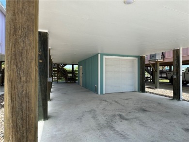 Your Perfect Coastal Escape! Imagine waking up to stunning water