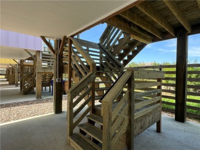 Your Perfect Coastal Escape! Imagine waking up to stunning water