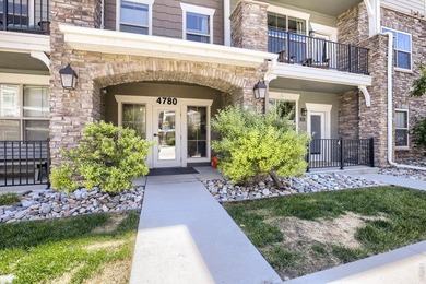 Step into a warm and inviting 2-bedroom, 2-bath condo designed - photo 2