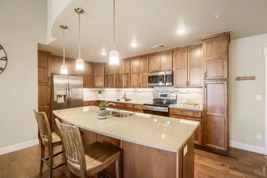 Step into a warm and inviting 2-bedroom, 2-bath condo designed - photo 5