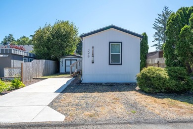 Discover your own coastal getaway in the heart of Lincoln City! - photo 2