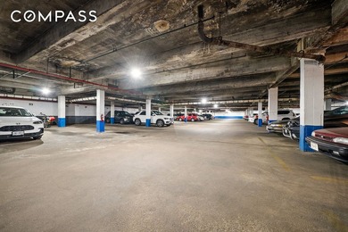 Beautifully renovated, move-in ready, sunny, spacious, one - photo 8