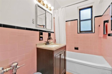 Spacious and sunlit, this one-bedroom, one-bathroom co-op in - photo 14