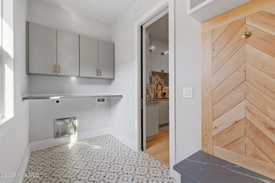 Custom Contemporary 4Bdr/2.5 Bath home in the desirable Resort - photo 16