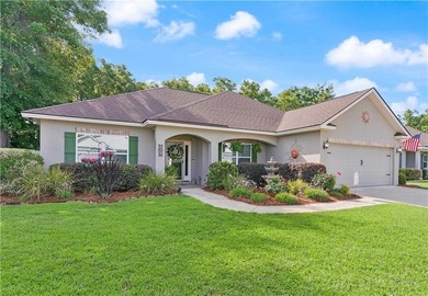 IMMACULATE AND GORGEOUS! IMPECCABLE landscaping! Great open - photo 1
