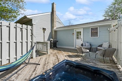 A happy little house w/ big personality tucked on quiet dead-end - photo 17